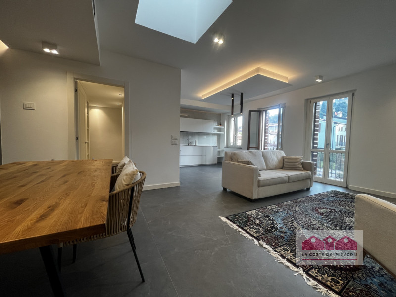 SOAVE: TRICAMERE COMPOSTO DA SOGGIORNO CON ANGOLO COTTURA, TERRAZZA, DUE BAGNI, TRE CAMERE. RIF. ...