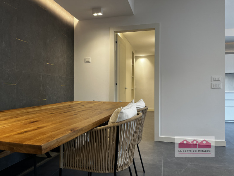 SOAVE: TRICAMERE COMPOSTO DA SOGGIORNO CON ANGOLO COTTURA, TERRAZZA, DUE BAGNI, TRE CAMERE. RIF. ...