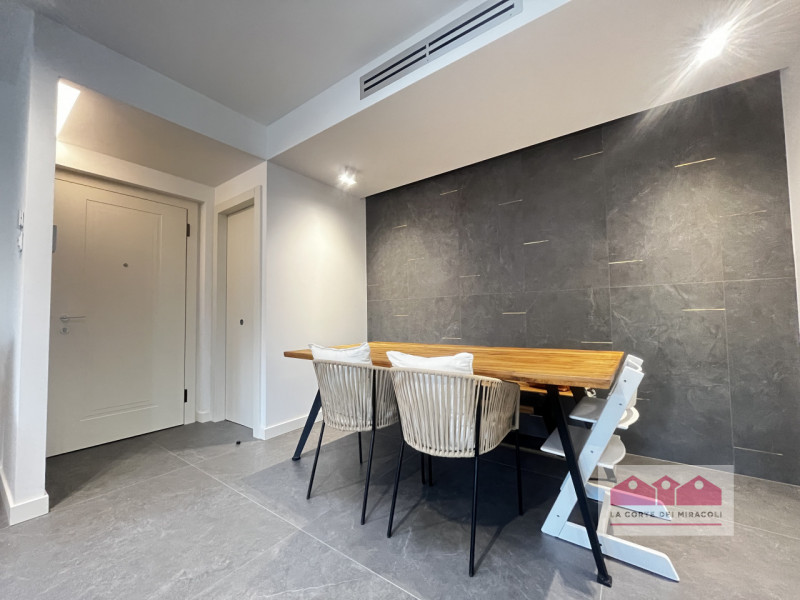 SOAVE: TRICAMERE COMPOSTO DA SOGGIORNO CON ANGOLO COTTURA, TERRAZZA, DUE BAGNI, TRE CAMERE. RIF. ...