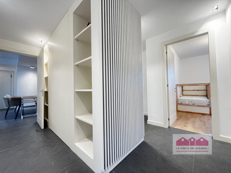 SOAVE: TRICAMERE COMPOSTO DA SOGGIORNO CON ANGOLO COTTURA, TERRAZZA, DUE BAGNI, TRE CAMERE. RIF. ...