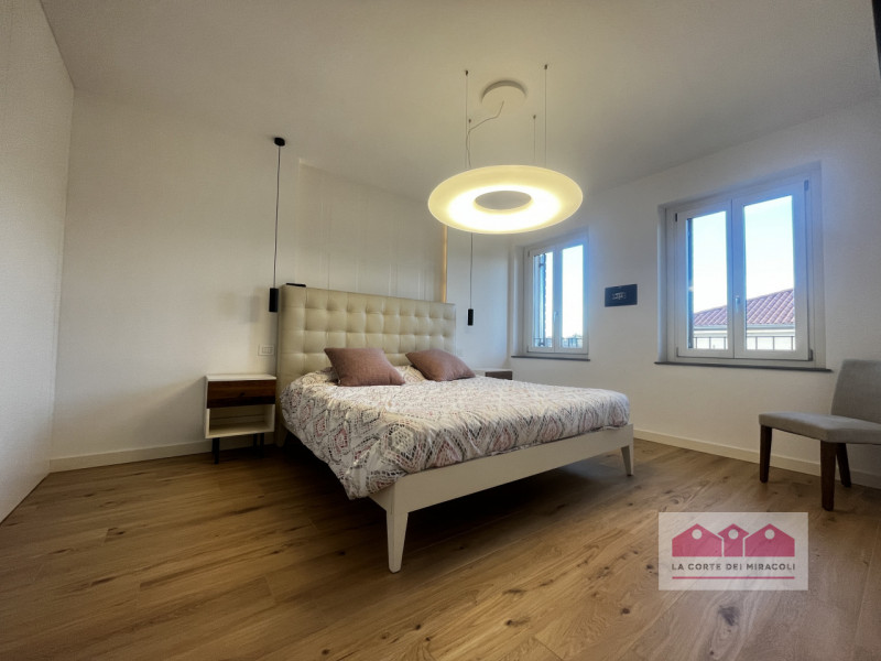 SOAVE: TRICAMERE COMPOSTO DA SOGGIORNO CON ANGOLO COTTURA, TERRAZZA, DUE BAGNI, TRE CAMERE. RIF. ...