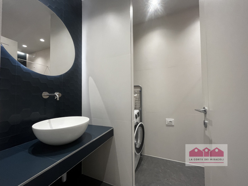 SOAVE: TRICAMERE COMPOSTO DA SOGGIORNO CON ANGOLO COTTURA, TERRAZZA, DUE BAGNI, TRE CAMERE. RIF. ...