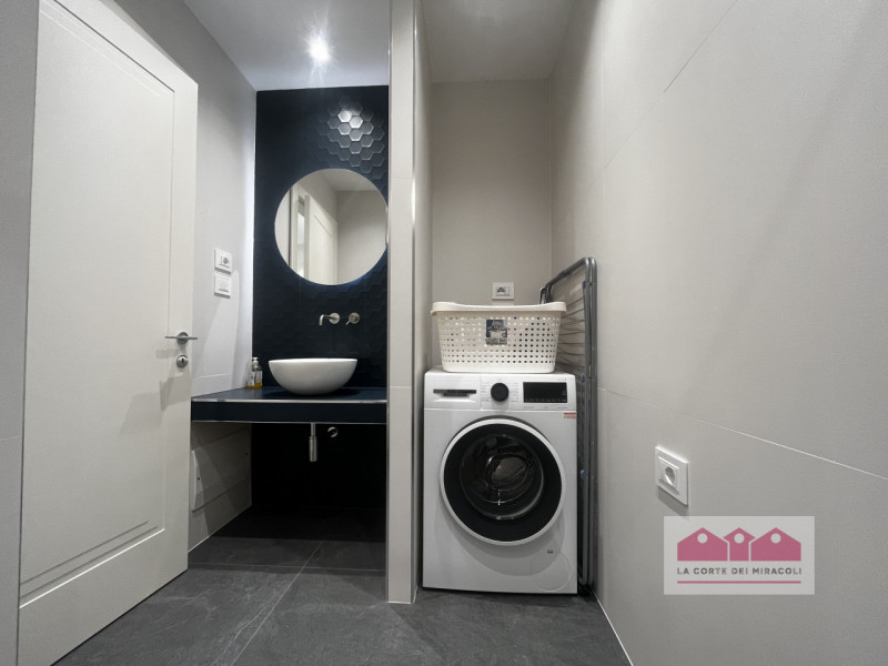 SOAVE: TRICAMERE COMPOSTO DA SOGGIORNO CON ANGOLO COTTURA, TERRAZZA, DUE BAGNI, TRE CAMERE. RIF. ...