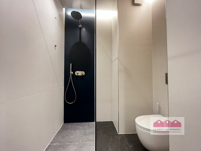 SOAVE: TRICAMERE COMPOSTO DA SOGGIORNO CON ANGOLO COTTURA, TERRAZZA, DUE BAGNI, TRE CAMERE. RIF. ...