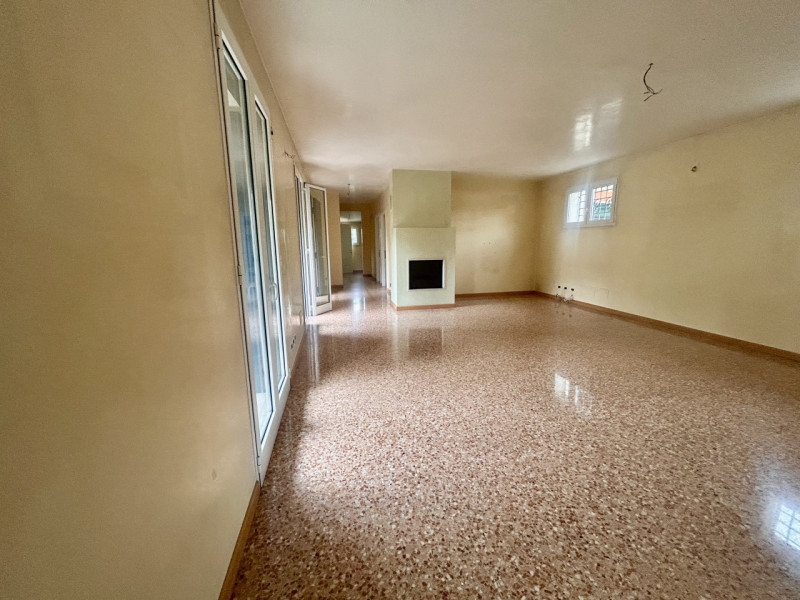 Padova zona San Carlo Nicoletta Dardilli di AD Casa Padova propine in vendita villa singola con s...