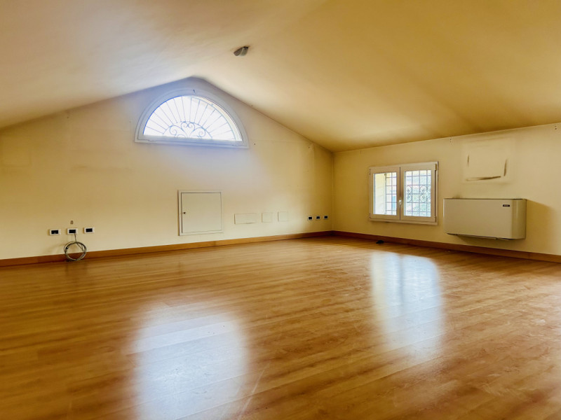 Padova zona San Carlo Nicoletta Dardilli di AD Casa Padova propine in vendita villa singola con s...