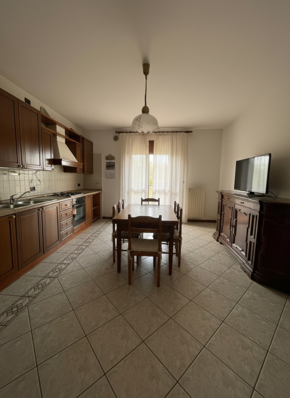 Montegrotto T. : proponiamo appartamento al primo piano composto da una zona giorno con angolo co...