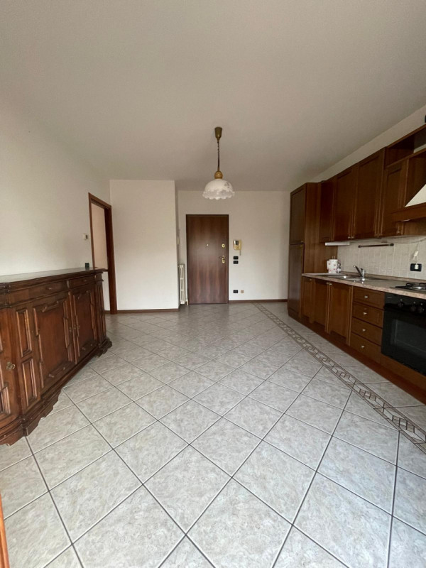 Montegrotto T. : proponiamo appartamento al primo piano composto da una zona giorno con angolo co...