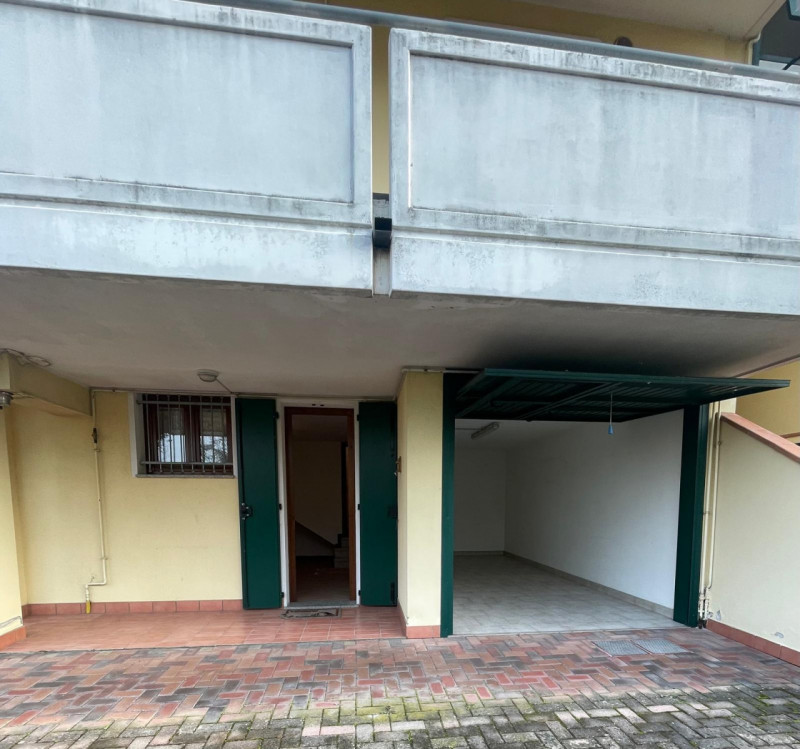 Montegrotto T. : proponiamo appartamento al primo piano composto da una zona giorno con angolo co...