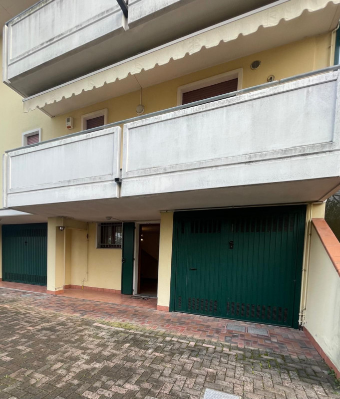 Montegrotto T. : proponiamo appartamento al primo piano composto da una zona giorno con angolo co...