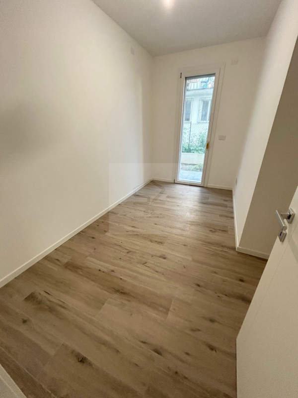 FERRI- ALBIGNASEGO

Appartamento nuovo in pronta consegna! Situato in una palazzina che ospita so...