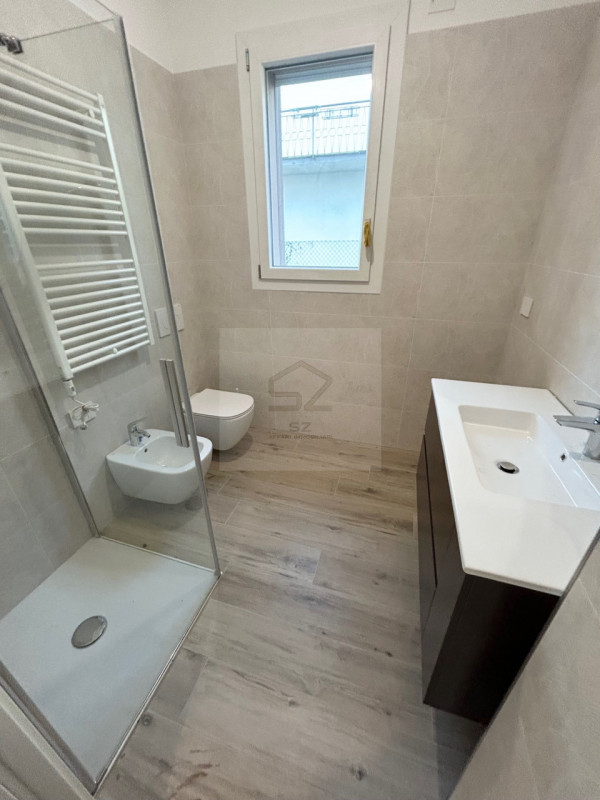 FERRI- ALBIGNASEGO

Appartamento nuovo in pronta consegna! Situato in una palazzina che ospita so...