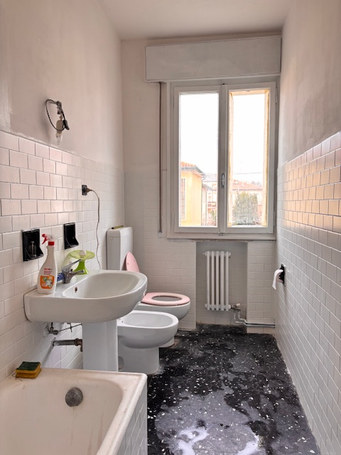 ARCELLA: nel servitissimo quartiere della Santissima Trinità (arcella), proponiamo appartamento p...