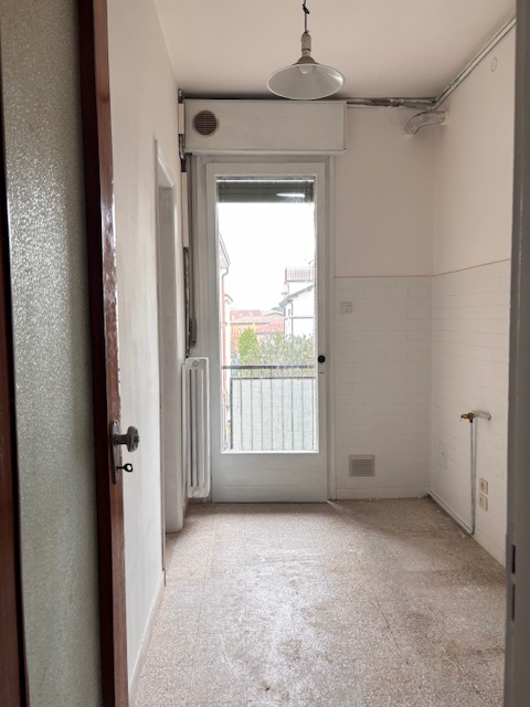 ARCELLA: nel servitissimo quartiere della Santissima Trinità (arcella), proponiamo appartamento p...