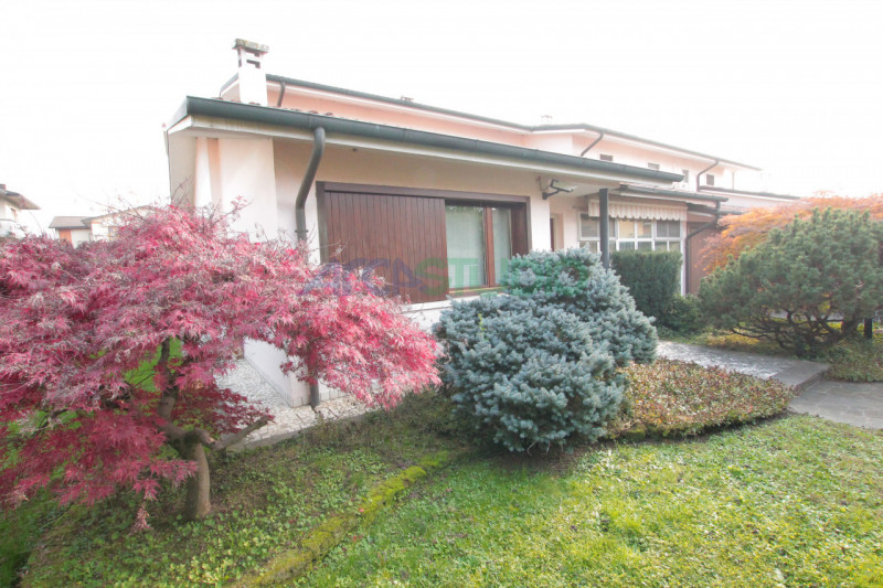 Vicenza - Bertesina: questa splendida moderna villetta, situata in zona tranquilla e riservata a ...