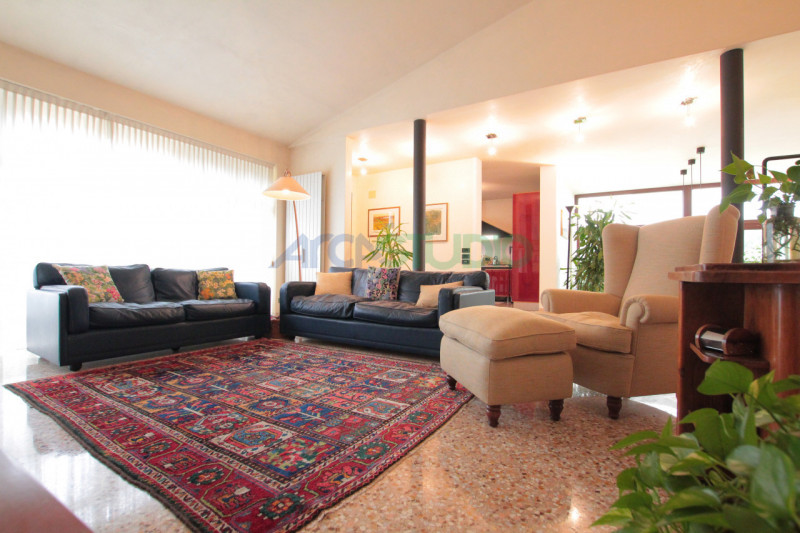 Vicenza - Bertesina: questa splendida moderna villetta, situata in zona tranquilla e riservata a ...