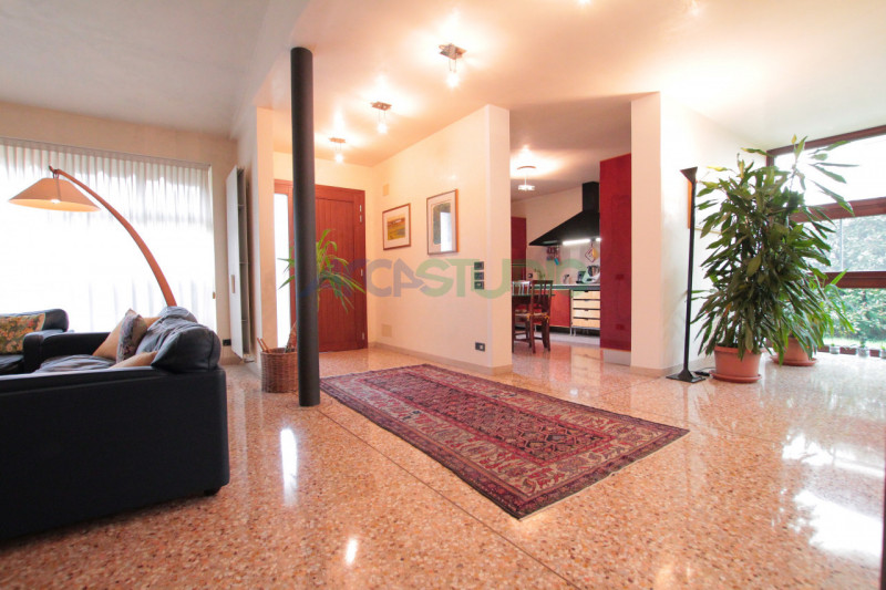 Vicenza - Bertesina: questa splendida moderna villetta, situata in zona tranquilla e riservata a ...