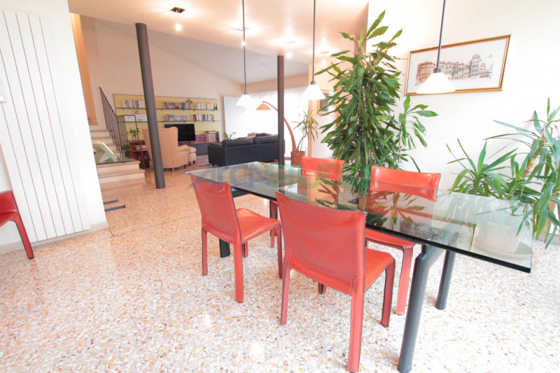 Vicenza - Bertesina: questa splendida moderna villetta, situata in zona tranquilla e riservata a ...