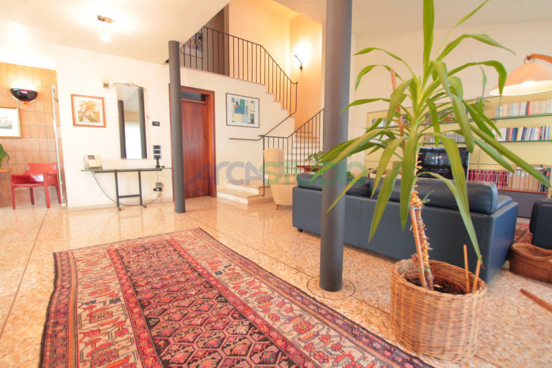 Vicenza - Bertesina: questa splendida moderna villetta, situata in zona tranquilla e riservata a ...