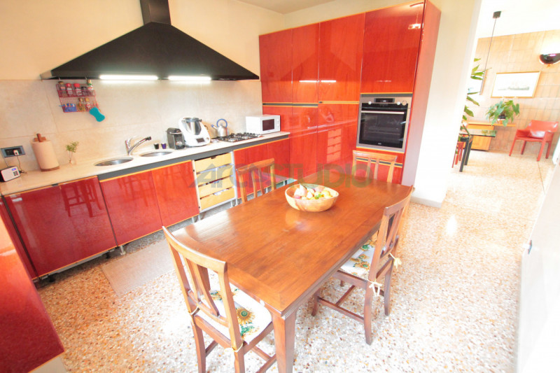 Vicenza - Bertesina: questa splendida moderna villetta, situata in zona tranquilla e riservata a ...