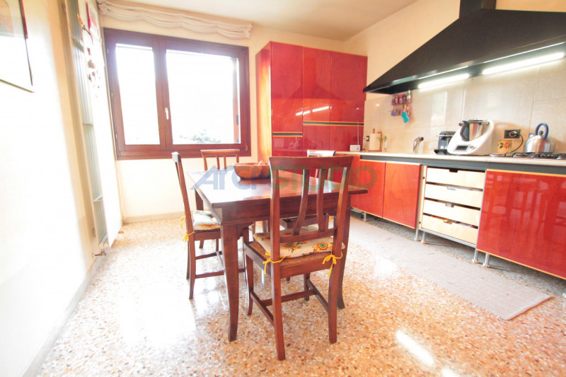 Vicenza - Bertesina: questa splendida moderna villetta, situata in zona tranquilla e riservata a ...