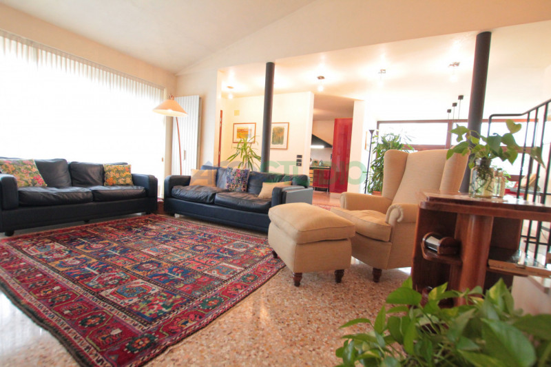 Vicenza - Bertesina: questa splendida moderna villetta, situata in zona tranquilla e riservata a ...