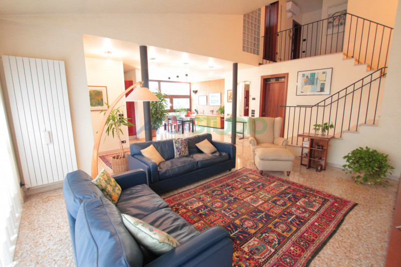 Vicenza - Bertesina: questa splendida moderna villetta, situata in zona tranquilla e riservata a ...