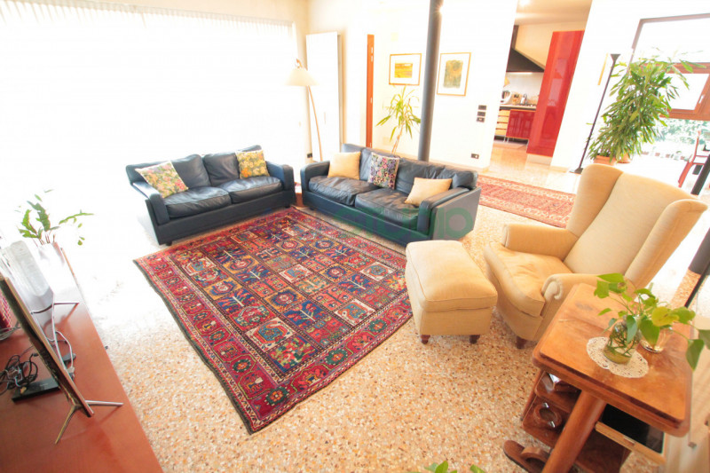 Vicenza - Bertesina: questa splendida moderna villetta, situata in zona tranquilla e riservata a ...