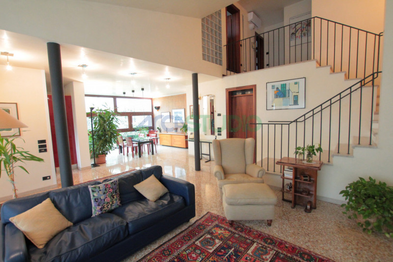 Vicenza - Bertesina: questa splendida moderna villetta, situata in zona tranquilla e riservata a ...