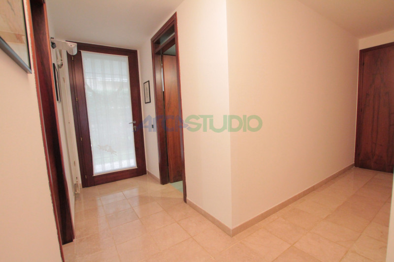 Vicenza - Bertesina: questa splendida moderna villetta, situata in zona tranquilla e riservata a ...