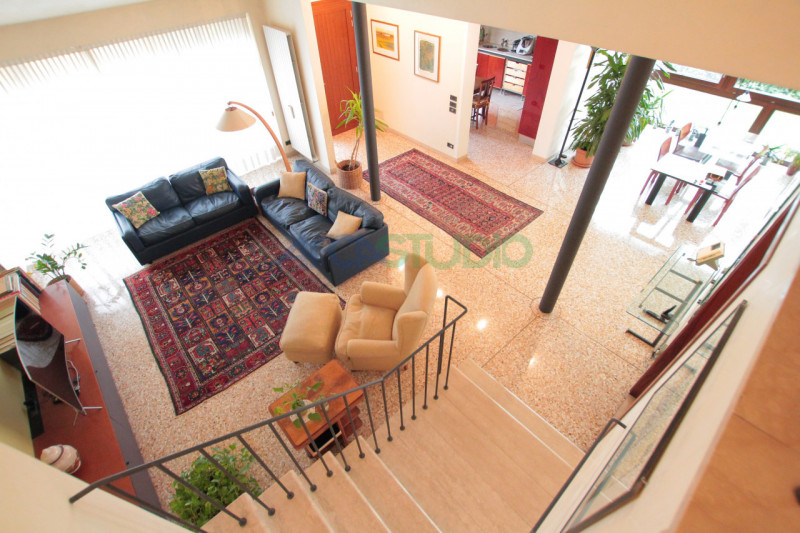 Vicenza - Bertesina: questa splendida moderna villetta, situata in zona tranquilla e riservata a ...