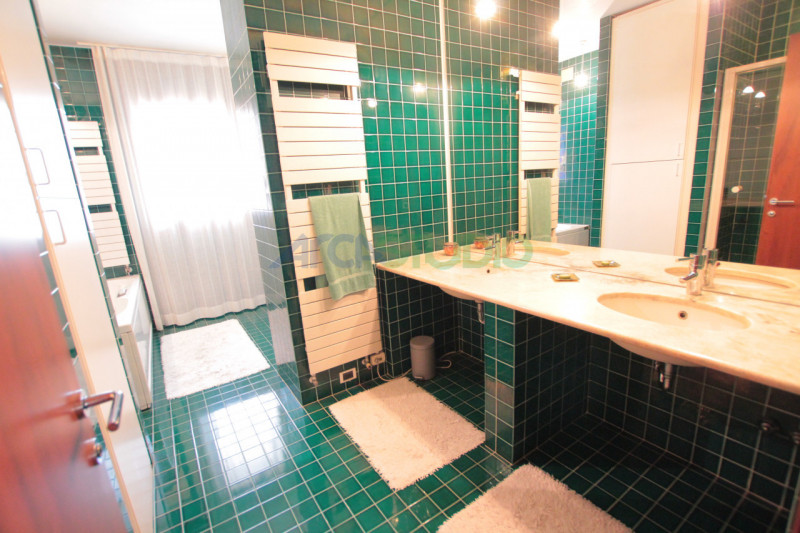 Vicenza - Bertesina: questa splendida moderna villetta, situata in zona tranquilla e riservata a ...