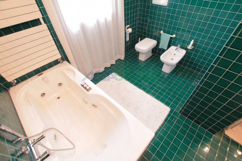 Vicenza - Bertesina: questa splendida moderna villetta, situata in zona tranquilla e riservata a ...