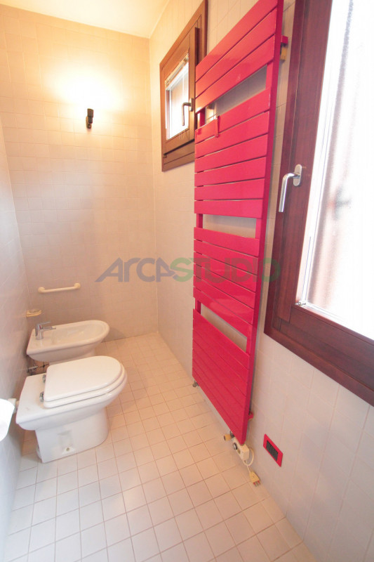 Vicenza - Bertesina: questa splendida moderna villetta, situata in zona tranquilla e riservata a ...