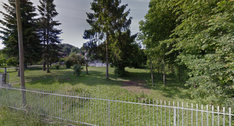 Scopri questa splendida villa con una superficie totale di 300 mq su lotto di 3000 mq, questa pro...