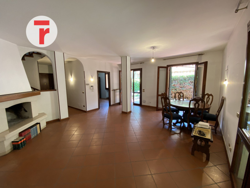 Cadoneghe - loc.Bragni - In zona prestigiosa e privilegiata per la posizione comoda ai principali...