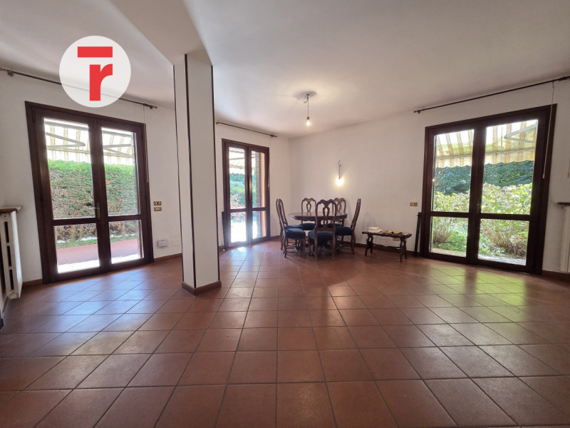 Cadoneghe - loc.Bragni - In zona prestigiosa e privilegiata per la posizione comoda ai principali...