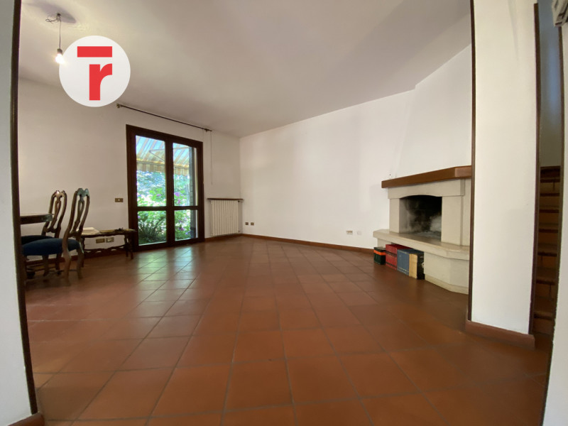 Cadoneghe - loc.Bragni - In zona prestigiosa e privilegiata per la posizione comoda ai principali...