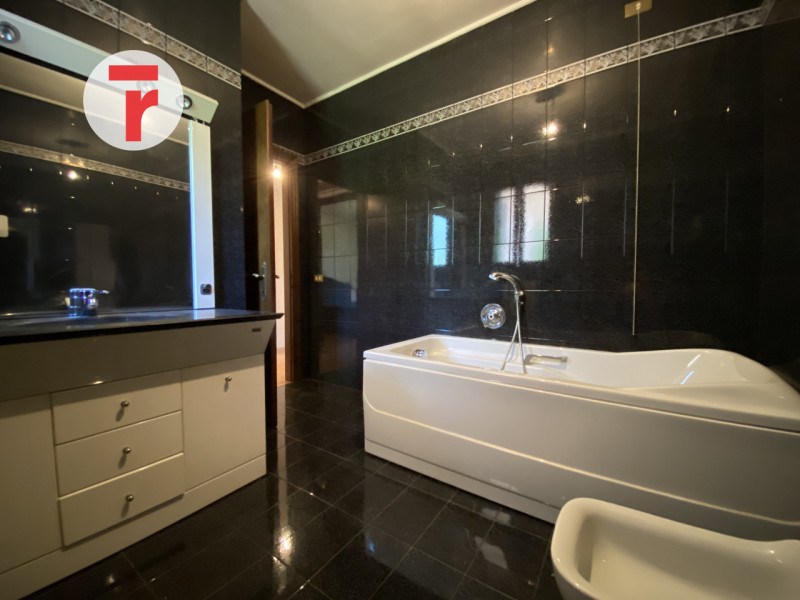 Cadoneghe - loc.Bragni - In zona prestigiosa e privilegiata per la posizione comoda ai principali...