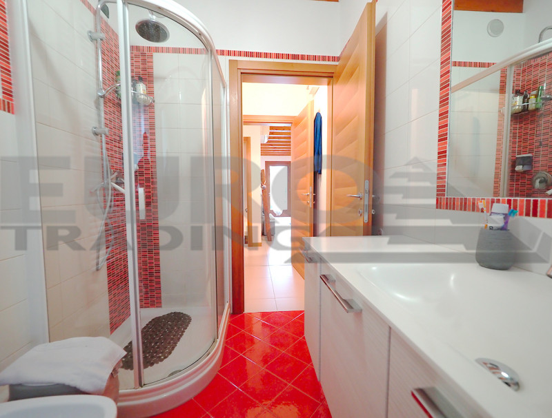 ZERO BRANCO – A due passi dal centro, splendida porzione a schiera indipendente con finiture rice...