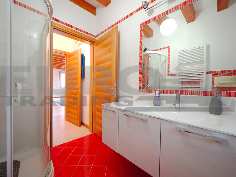 ZERO BRANCO – A due passi dal centro, splendida porzione a schiera indipendente con finiture rice...