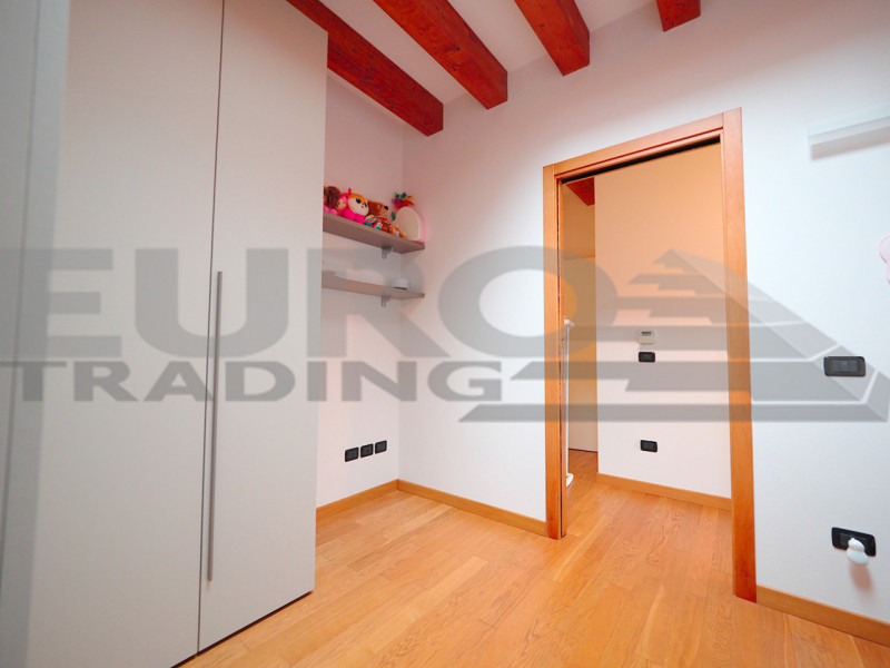 ZERO BRANCO – A due passi dal centro, splendida porzione a schiera indipendente con finiture rice...