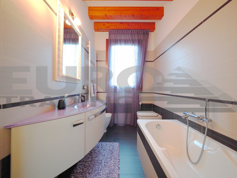 ZERO BRANCO – A due passi dal centro, splendida porzione a schiera indipendente con finiture rice...