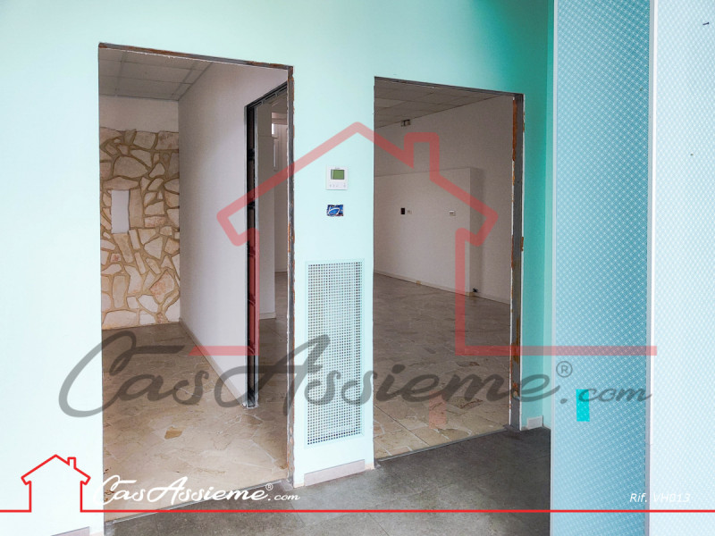 Rif. VH013
In prossimità del centro di Castello di Godego proponiamo negozio al Piano Rialzato, i...