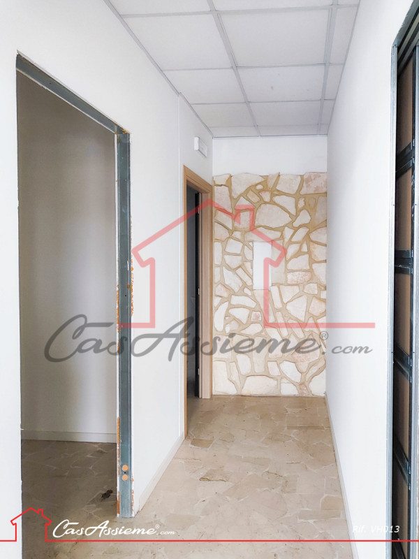 Rif. VH013
In prossimità del centro di Castello di Godego proponiamo negozio al Piano Rialzato, i...