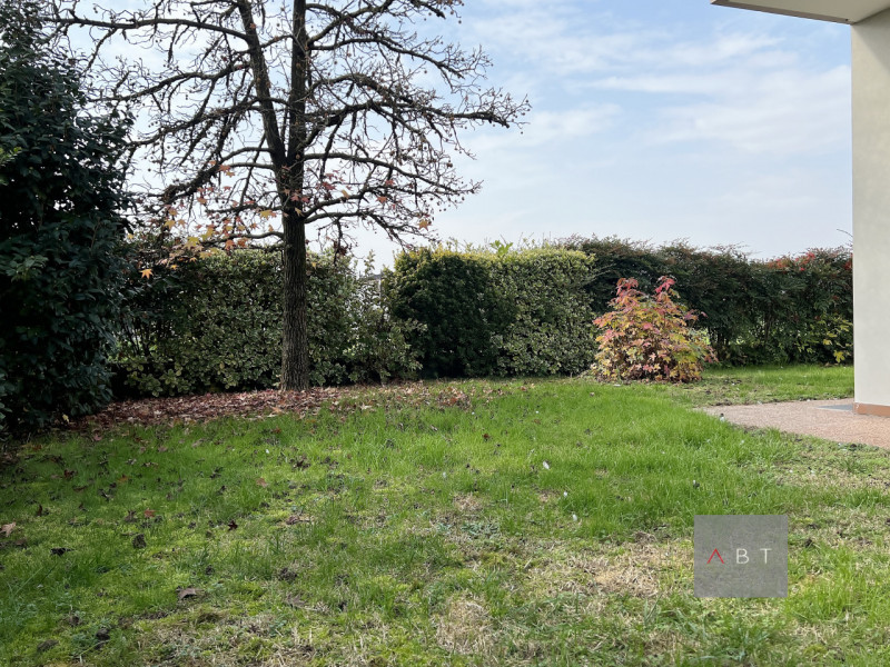 Porzione di quadrifamiliare di testa composta di: ingesso, soggiorno-pranzo, cucinino, centrale t...