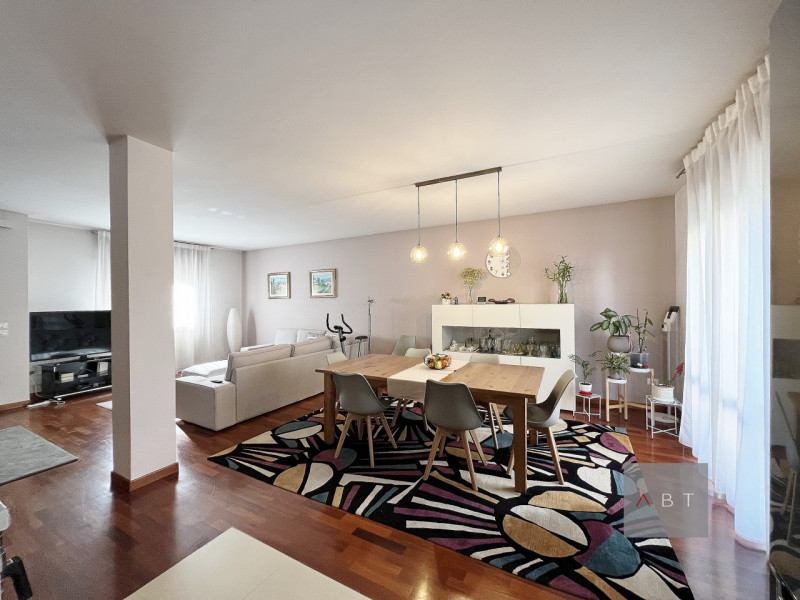 Porzione di quadrifamiliare di testa composta di: ingesso, soggiorno-pranzo, cucinino, centrale t...