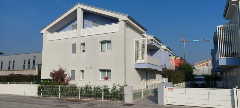 A Tremignon di Piazzola sul Brenta in palazzina di recentissima costruzione e in ottimo stato di ...