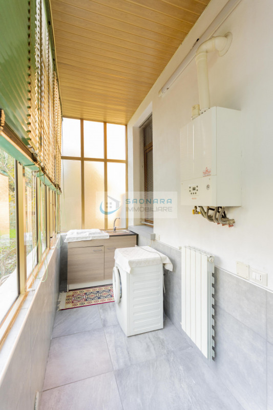 In vendita a Padova, nella vivace e servitissima zona Arcella, proponiamo appartamento trilocale ...