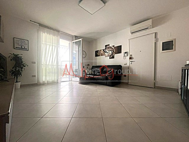 TENCAROLA - (Rif.A419-s) Proponiamo in vendita un moderno appartamento trilocale situato nel cuor...